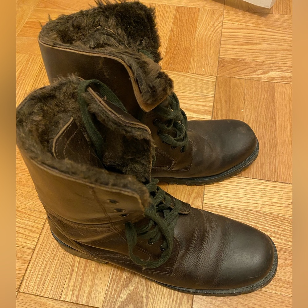 Kenneth Cole leather boots with faux fur lining size 10